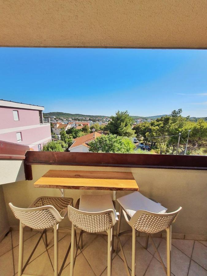 Apartmani Latin Jezera Buitenkant foto