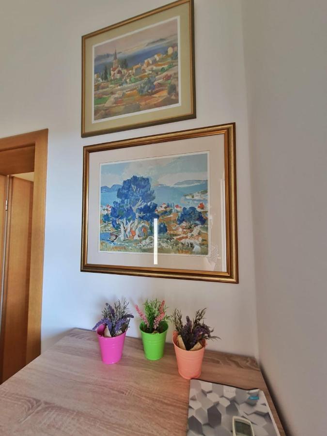 Apartmani Latin Jezera Buitenkant foto